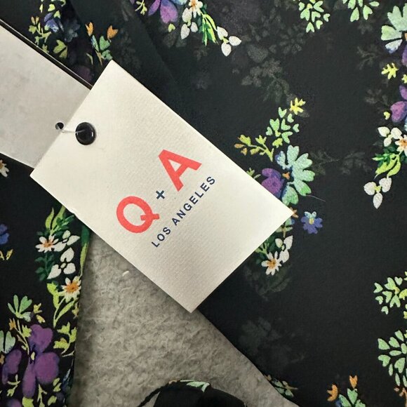 Q + A Los Angeles Maxi Dress Black Floral Ruffle Deep V - Picture 10 of 16